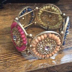 Elegant Beaded Bracelet with Gold Accents